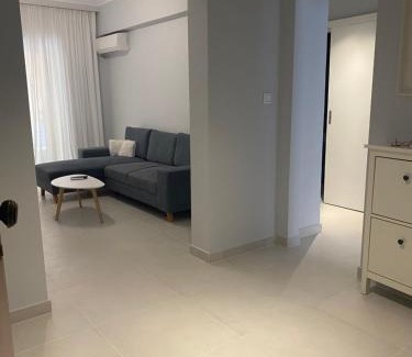 Markopoulon Apartamento | Modern Living in Markopoulo center