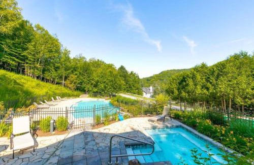 Mont-Tremblant Village Apartamento | Modern Lodge Pool & Spa Mont-Tremblant