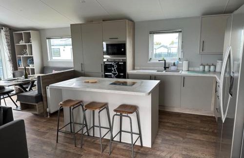 Truro Casa | Modern Lodge with Amazing Views