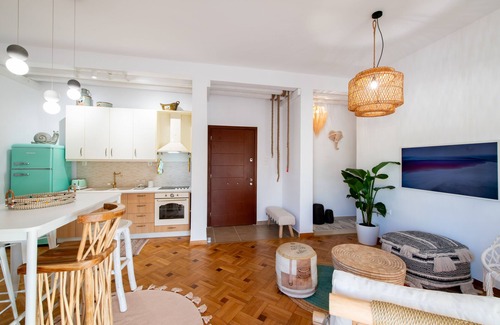 Piraeus Apartamento | Modern Loft with panoramic view. Central location next to metro,train,harbor.