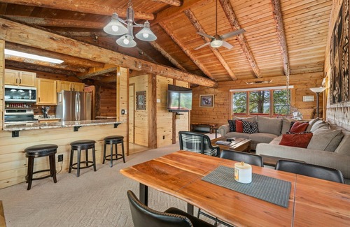 Durango Cabina | Modern Log Cabin, Great Deck, 10 min from Durango!