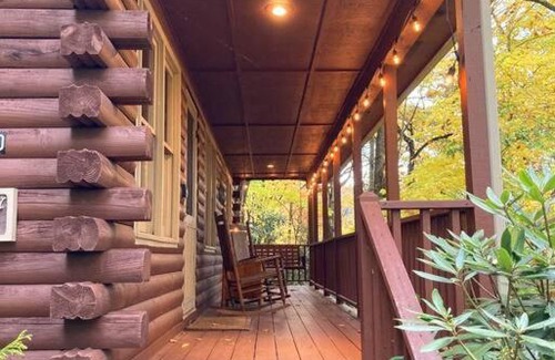 Blowing Rock Casa | Modern Log Cabin with Fireplace on River