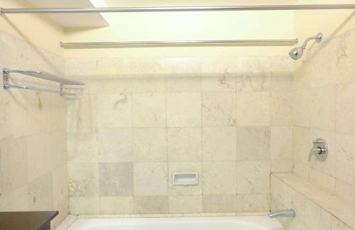 Braga Apartamento | Modern Look 3BR at Apartment Braga City Walk By Travelio