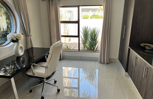 Meyersdal Casa | Modern lovely 3 bedroom retreat with pool and kitchen with essentials