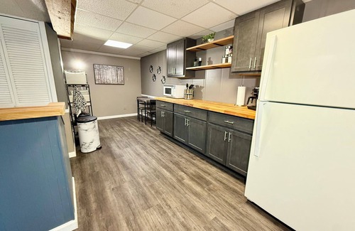 Festus Casa | Modern Lower-Level Apartment in the Heart of Festus