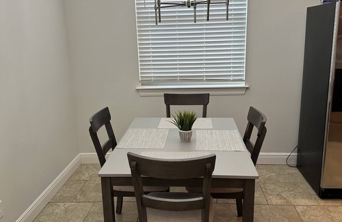 Mobile Casa | Modern lower level midtown apartment with cable and high speed internet!