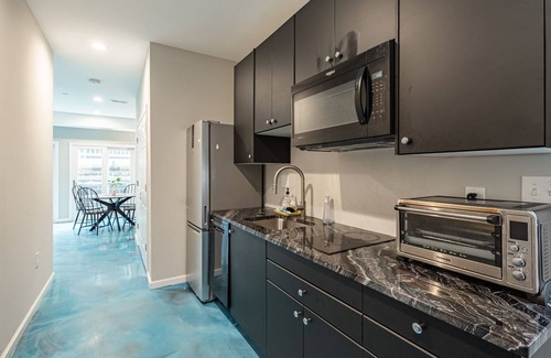 Brookland Condominio | MODERN ☆ Lux ★ 1 BR 2 Bed Condo ☆ Prime Location
