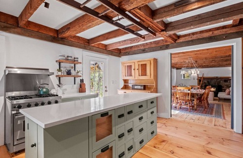 Wardsboro Chalet De Esquí | Modern Lux Cabin w/ Mtn Views | Fire Pit