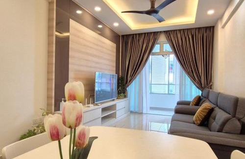 Tebrau Apartamento | Modern Lux - Walking Distance to Mt Austin 6 Pax