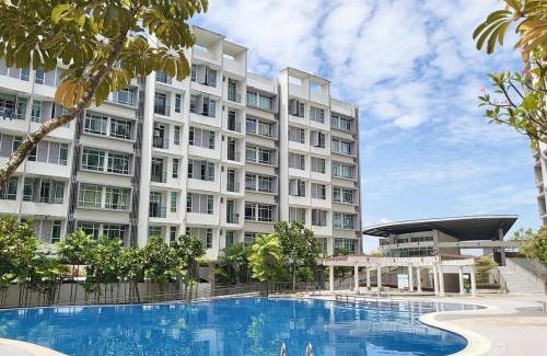 Tebrau Apartamento | Modern Lux - Walking Distance to Mt Austin 6 Pax