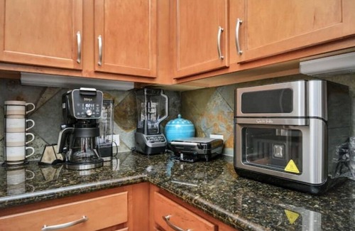 Washington Ave./ Memorial Park Casa | Modern | Luxe | 3BR/3.5Ba Spacious Home | Walkable