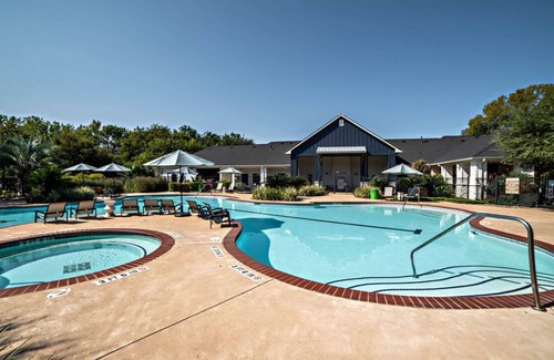 Pleasant Valley Apartamento | Modern Luxe 4BR 4BA Retreat in East Riverside, Austin - Ideal for Families & Gro