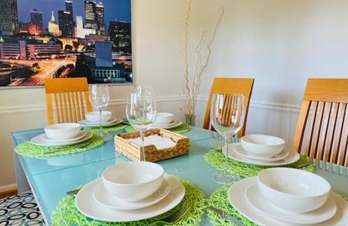 Marietta Casa | Modern Luxe Retreat near Braves Fast WiFi and Parking