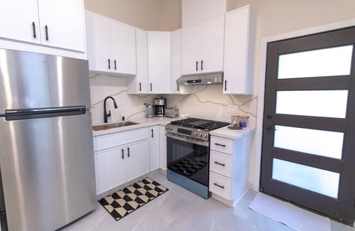 Burbank Apartamento | Modern Luxe Studio in Media/Rancho District Burbank