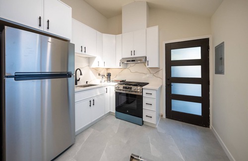 Burbank Apartamento | Modern Luxe Studio in Media/Rancho District Burbank