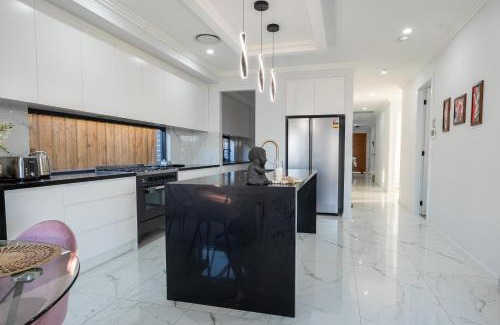 Airds Casa | Modern, Luxurious & Brand New Home 4 bedroom home in Sydney