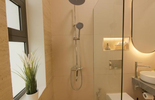 Seeb Apartamento | Modern Luxurious 1BR, Penthouse BLISS