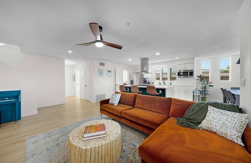 University Heights Casa | Modern Luxury 3/3 new townhouse in North Park with 360 rooftop views!