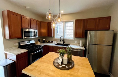 Evanston Casa | Modern Luxury 3 bd Home min from NU & Lake Mich