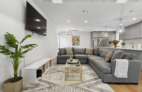 Cityplace Casa | Modern Luxury 4 Bedroom/4 Bath in the Heart of Dallas