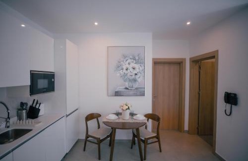 Roman Ridge Apartamento | Modern Luxury Apartment in Nova by Devtraco- prime location and convenient 15mins from the airport