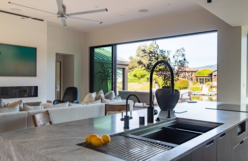 Stinson Beach Casa | Modern luxury beach house. Hot tub. On Seadrift Lagoon