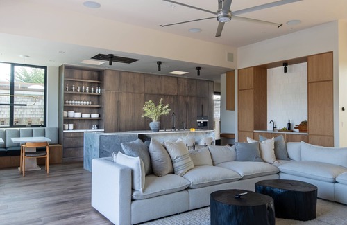 Stinson Beach Casa | Modern luxury beach house. Hot tub. On Seadrift Lagoon
