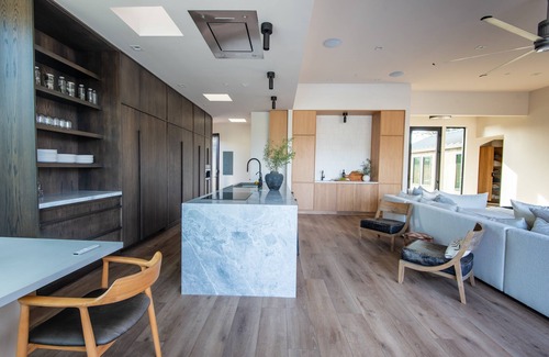 Stinson Beach Casa | Modern luxury beach house. Hot tub. On Seadrift Lagoon
