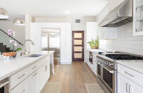Belmont Heights Casa | MODERN LUXURY BEACH RETREAT HOME-Panoramic roof ,block to beach, dining, shops
