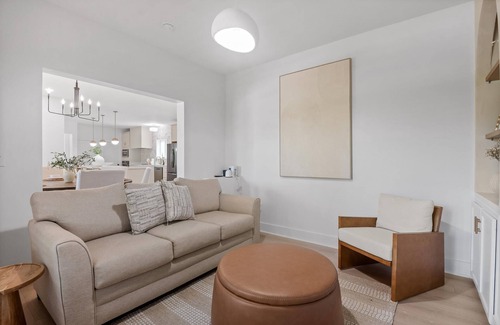 Rossville Casa | Modern Luxury + Comfort Pet-Friendly Home Close to Chattanooga