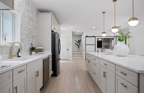 Rossville Casa | Modern Luxury + Comfort Pet-Friendly Home Close to Chattanooga