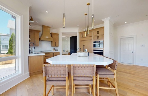 Margate City Casa | Modern Luxury Designer Getaway- 5 bedrooms