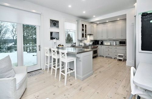 The Blue Mountains Casa | Modern Luxury Farmhouse - Seasonal / Monthly rental only