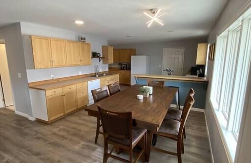 Dubois Casa | Modern Luxury Home on the River w/ 3 Bedrooms