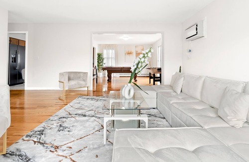Southeast Yonkers Casa | Modern Luxury Home w GameRoom & Parking