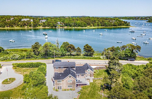 North Chatham Casa | Modern Luxury in Chatham with Water Views: 875-C