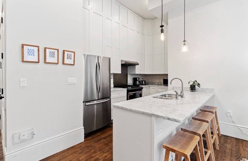 Central Business District Hotel | This hotel is a 4 bedroom(s), 4 bathrooms, located in New Orleans, LA.