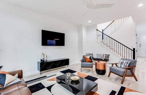 Pittsburgh Casa | Modern Luxury In The City at Havilah Estates