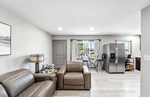 Pleasant Hill Casa | Modern, Luxury Living in Bright, Spacious 2BR / Luxury / Washer / Parking