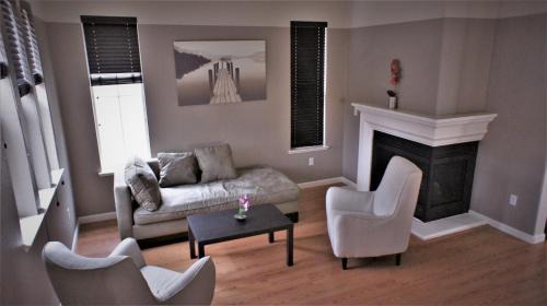 Rancho Cordova Casa | Modern Luxury Living, relax and enjoy your stay!