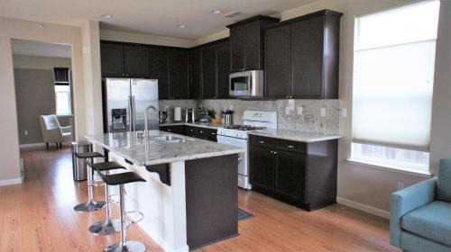 Rancho Cordova Casa | Modern Luxury Living, relax and enjoy your stay!