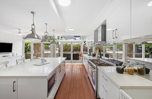 Forestville Casa | Modern Luxury Meets Nature:5BR Outdoor Oasis-Tennis Court,Pool,Spectacular Views