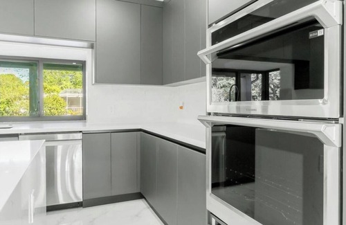 Palmetto Bay Casa | Modern Luxury Oasis 4BR Sleeps 8 Heated Pool Near Ocean & Keys