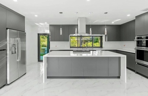 Palmetto Bay Casa | Modern Luxury Oasis 4BR Sleeps 8 Heated Pool Near Ocean & Keys