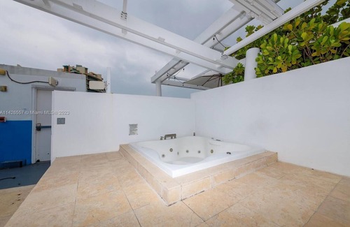 City Center Condominio | Modern luxury PH at Condo Hotel