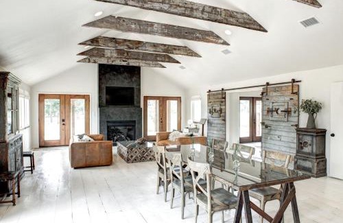 Round Top Casa | Modern Luxury Rental with Bohemian Decor near Antique Show in Round Top, Texas