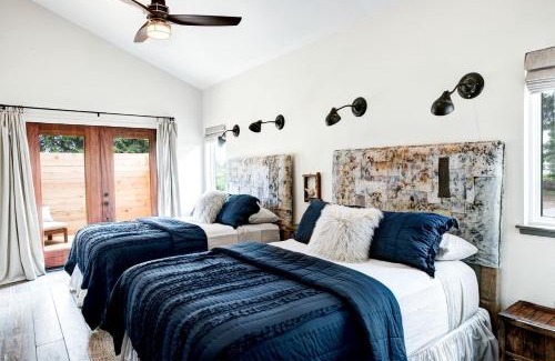 Round Top Casa | Modern Luxury Rental with Bohemian Decor near Antique Show in Round Top, Texas