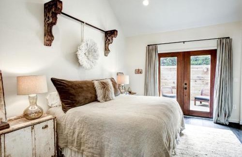 Round Top Casa | Modern Luxury Rental with Bohemian Decor near Antique Show in Round Top, Texas