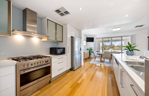 Yeronga Casa | Modern Luxury Riverfront Sanctuary