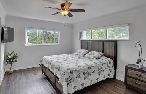 Pompano Isles Casa | Modern Luxury Vacation Home and Dock
